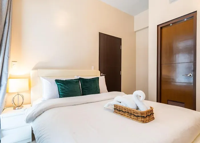 Florence Mc Kinley Spacious 2 Bedroom, 2 Balcony Nr Mall, T3 Airport * Manila