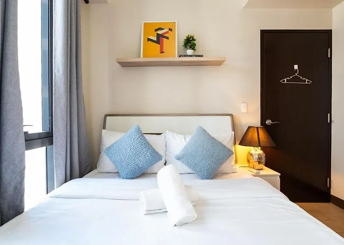Apartment Florence Mc Kinley Spacious 2 Bedroom, 2 Balcony Nr Mall, T3 Airport Manila