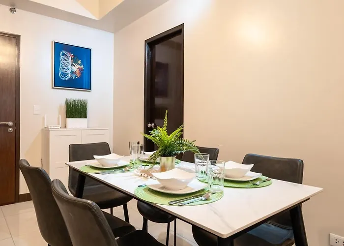 Florence Mc Kinley Spacious 2 Bedroom, 2 Balcony Nr Mall, T3 Airport Apartment Manila