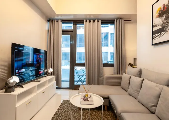 Florence Mc Kinley Spacious 2 Bedroom, 2 Balcony Nr Mall, T3 Airport Apartment Manila
