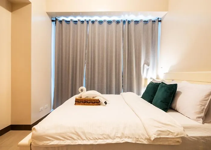 Florence Mc Kinley Spacious 2 Bedroom, 2 Balcony Nr Mall, T3 Airport * Manila