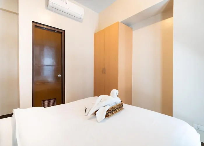 Apartment Florence Mc Kinley Spacious 2 Bedroom, 2 Balcony Nr Mall, T3 Airport Manila