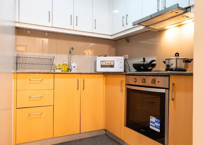 Apartment Florence Mc Kinley Spacious 2 Bedroom, 2 Balcony Nr Mall, T3 Airport Manila