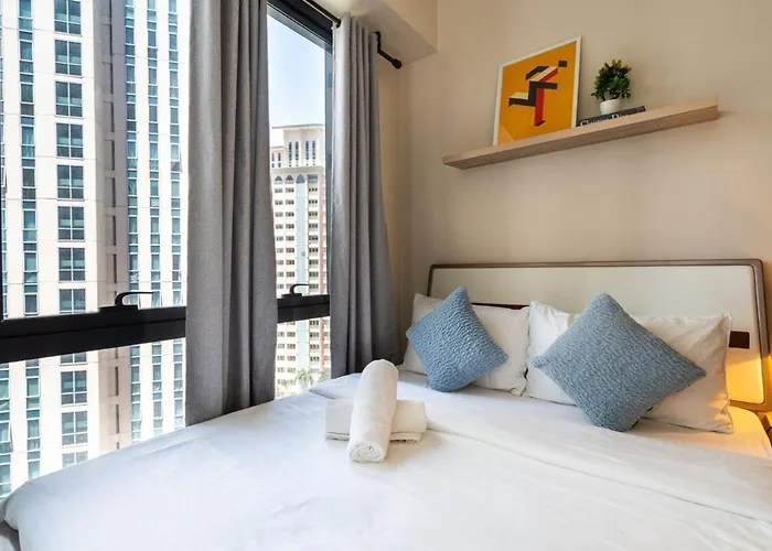 Florence Mc Kinley Spacious 2 Bedroom, 2 Balcony Nr Mall, T3 Airport * Manila