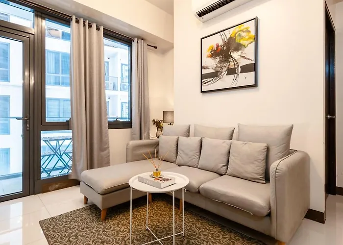 Florence Mc Kinley Spacious 2 Bedroom, 2 Balcony Nr Mall, T3 Airport Apartment Manila