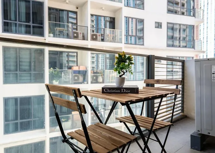 Florence Mc Kinley Spacious 2 Bedroom, 2 Balcony Nr Mall, T3 Airport Apartment Manila